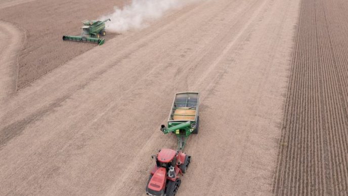 Factbox-US agricultural exports/imports threatened