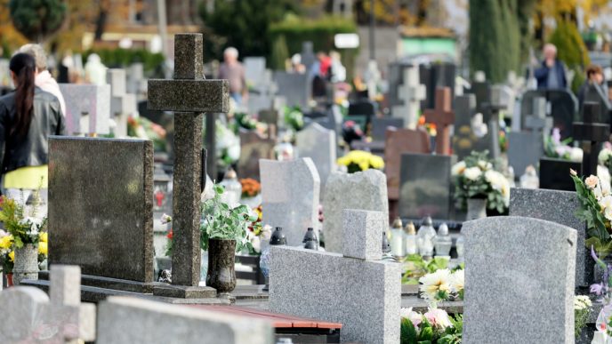 Several graves and epitaphs in a cemetery