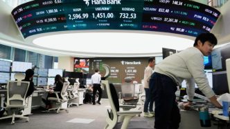 Trumps US auto tariffs hit stocks as gold rises