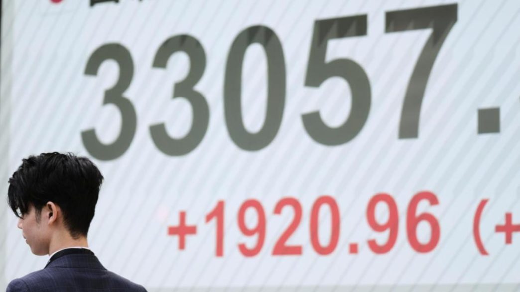 Asian shares rebound on hopes for tariff
