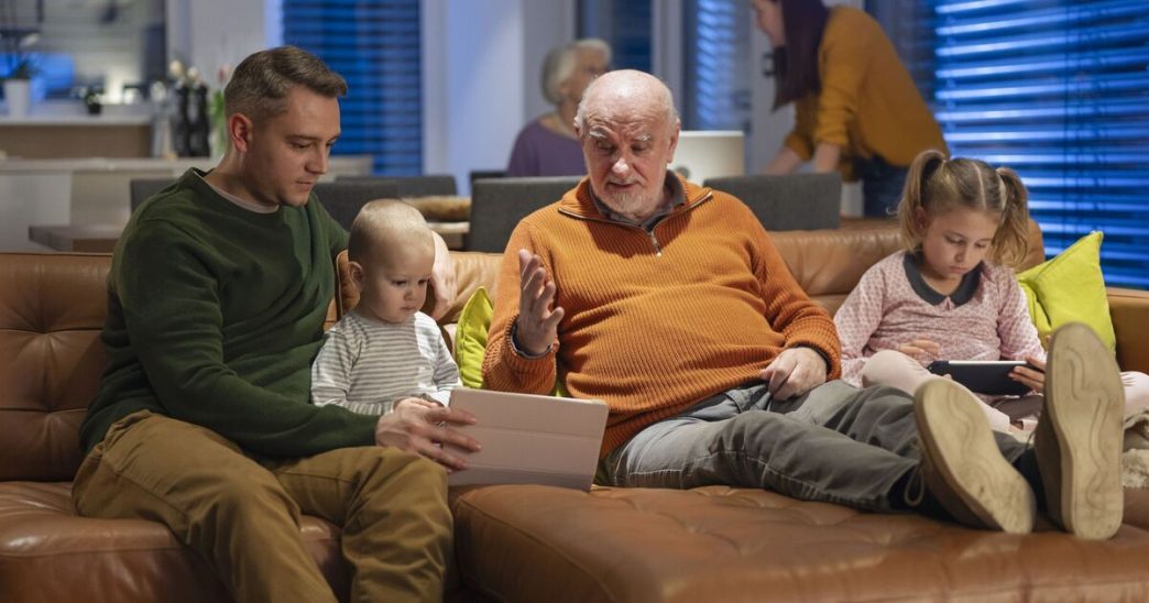 HMRC writing to 370,000 Brits on state pension who