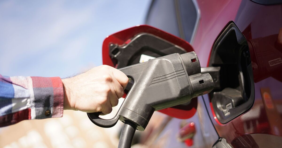 Petrol cars cost more per mile than EV, figures