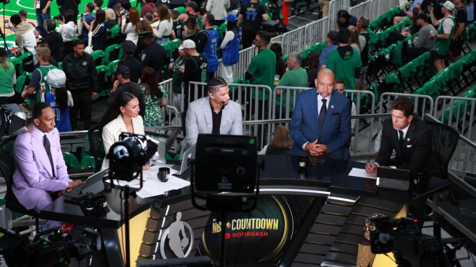 Comcast spends big bucks to bring back an NBA