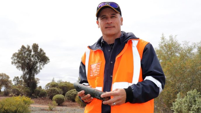Estrella Resources taking mining lease royalty