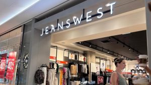 Jeanswest: Closing down sale as more than 90