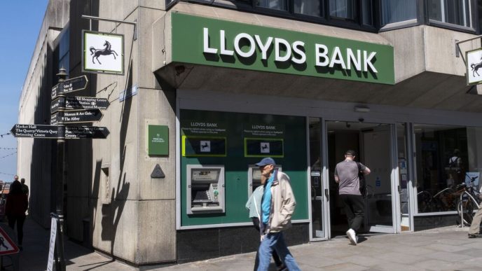 Lloyds Bank to close 8 branches next week across