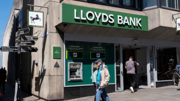 Lloyds, Halifax, and NatWest closing 19 branches