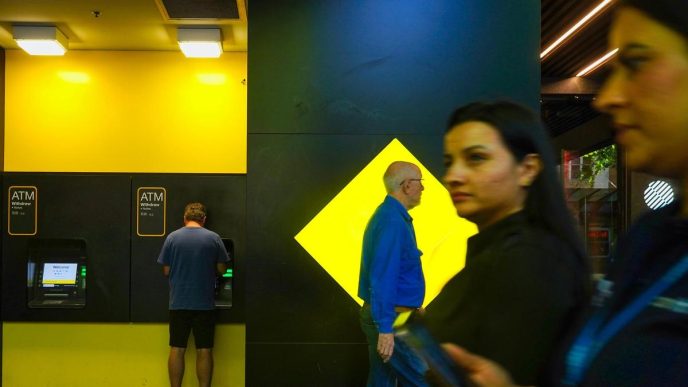 Major Aussie banks to slash home loan rates
