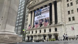 Wall St falls as Trump says China violated tariff