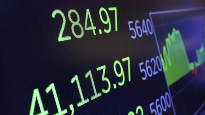Wall Street rises, focus shifts to US-China trade