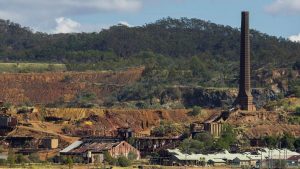Middle Island explores for gold in shadow of