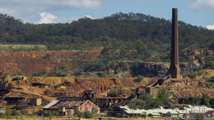 Middle Island explores for gold in shadow of