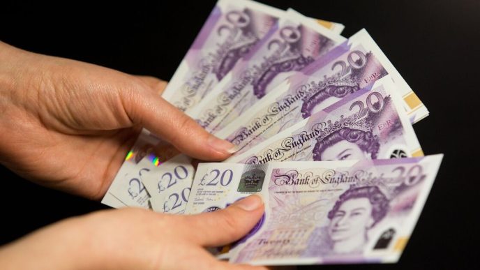 UK households given £600 cost of living payments