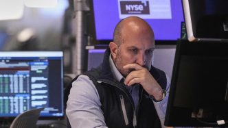 Wall Street mixed as US-China trade talks grab
