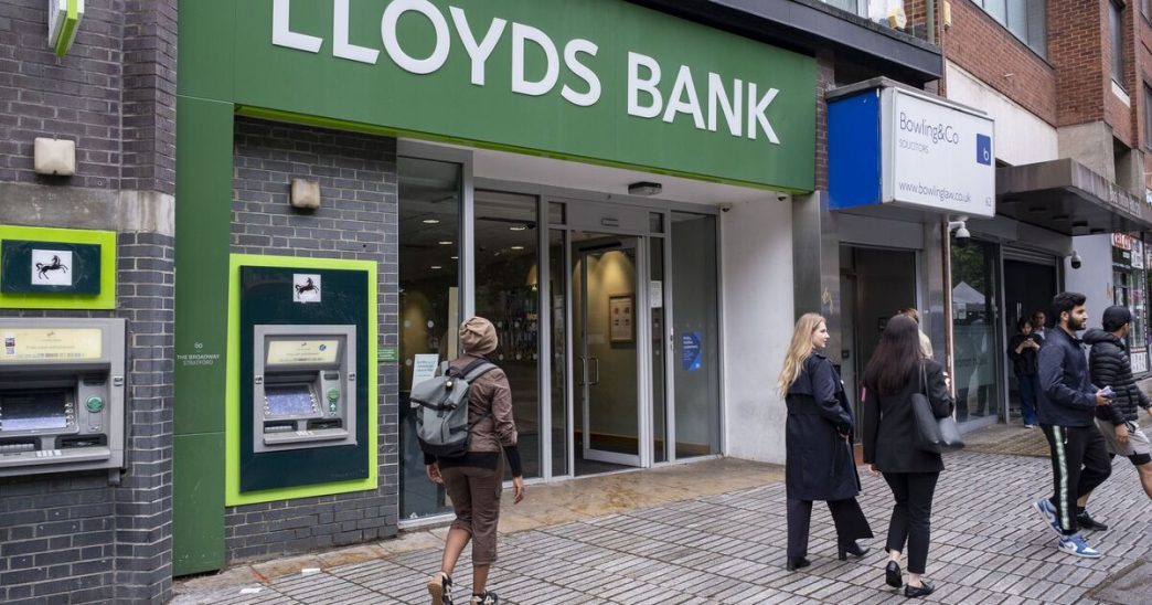 Lloyds Bank confirms 24-hour deadline 'you can