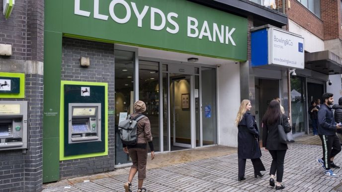 Lloyds Bank confirms 24-hour deadline 'you can