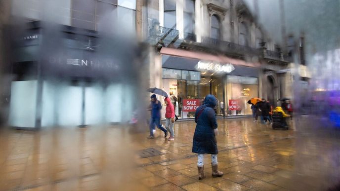 Major fashion retailer on brink of collapse 'cash