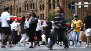Number of businesses reporting labour shortage as