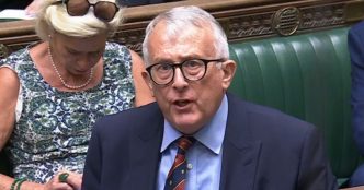 Universal Credit claimants 'caught in 5 week trap'