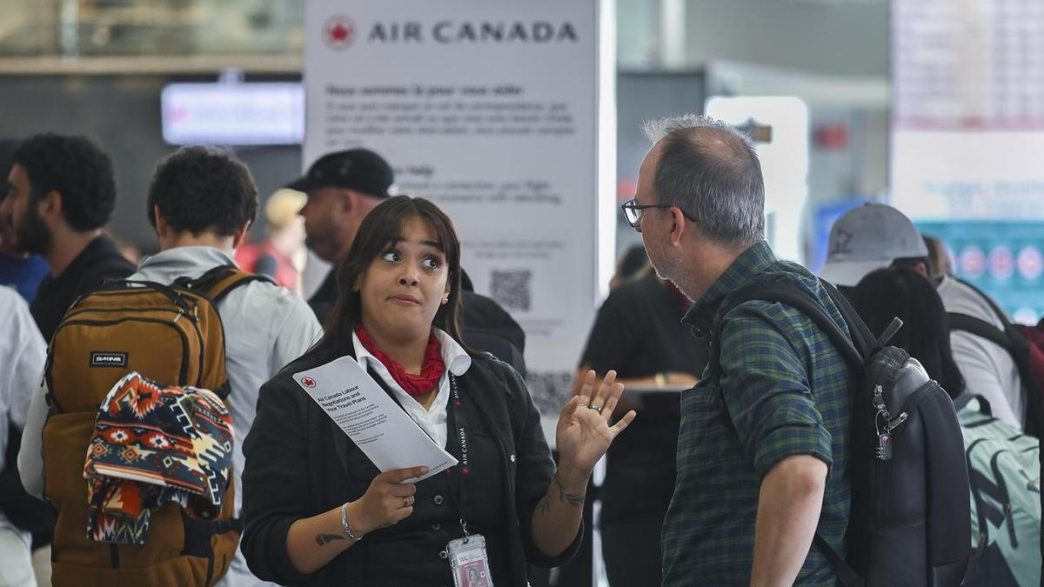Air Canada delays restart plan, strike to continue