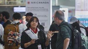 Air Canada delays restart plan, strike to continue