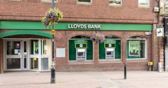 Lloyds Bank issues 'up to £300' alert to all