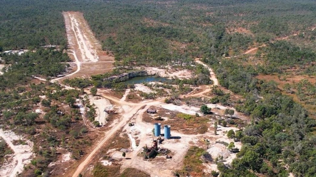 Pacgold strikes broad zones of shallow gold in