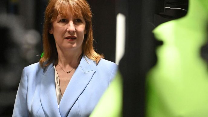 Rachel Reeves in crisis as UK economy grows by