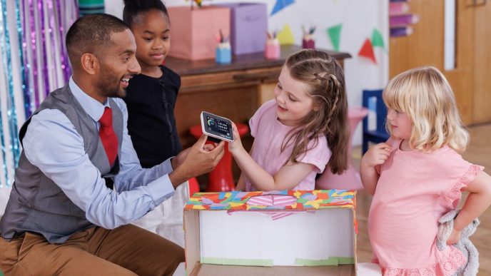 Simple energy-saving habits parents should teach