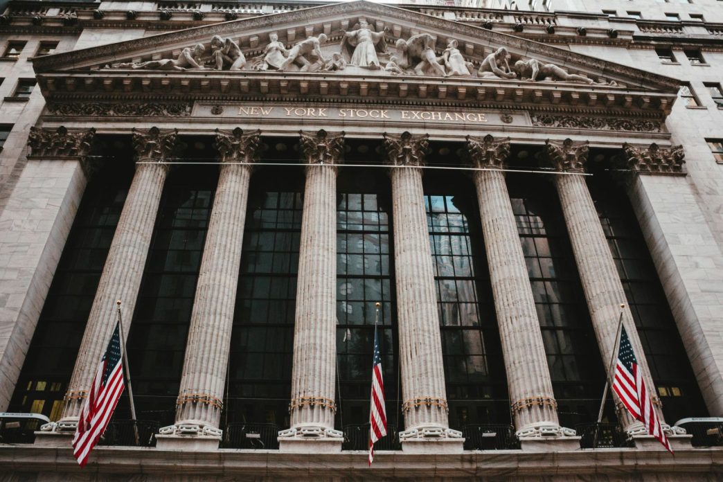 Stocks Settle Lower as Bond Yields Rise