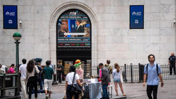 Wall St mixed, chip majors in focus after China