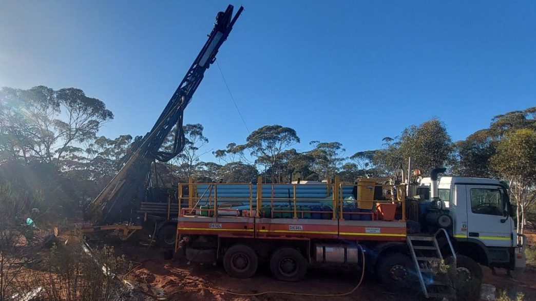 Dynamic targets WA gold along strike of prolific