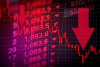 Stocks Settle Lower as Tech Shares Selloff
